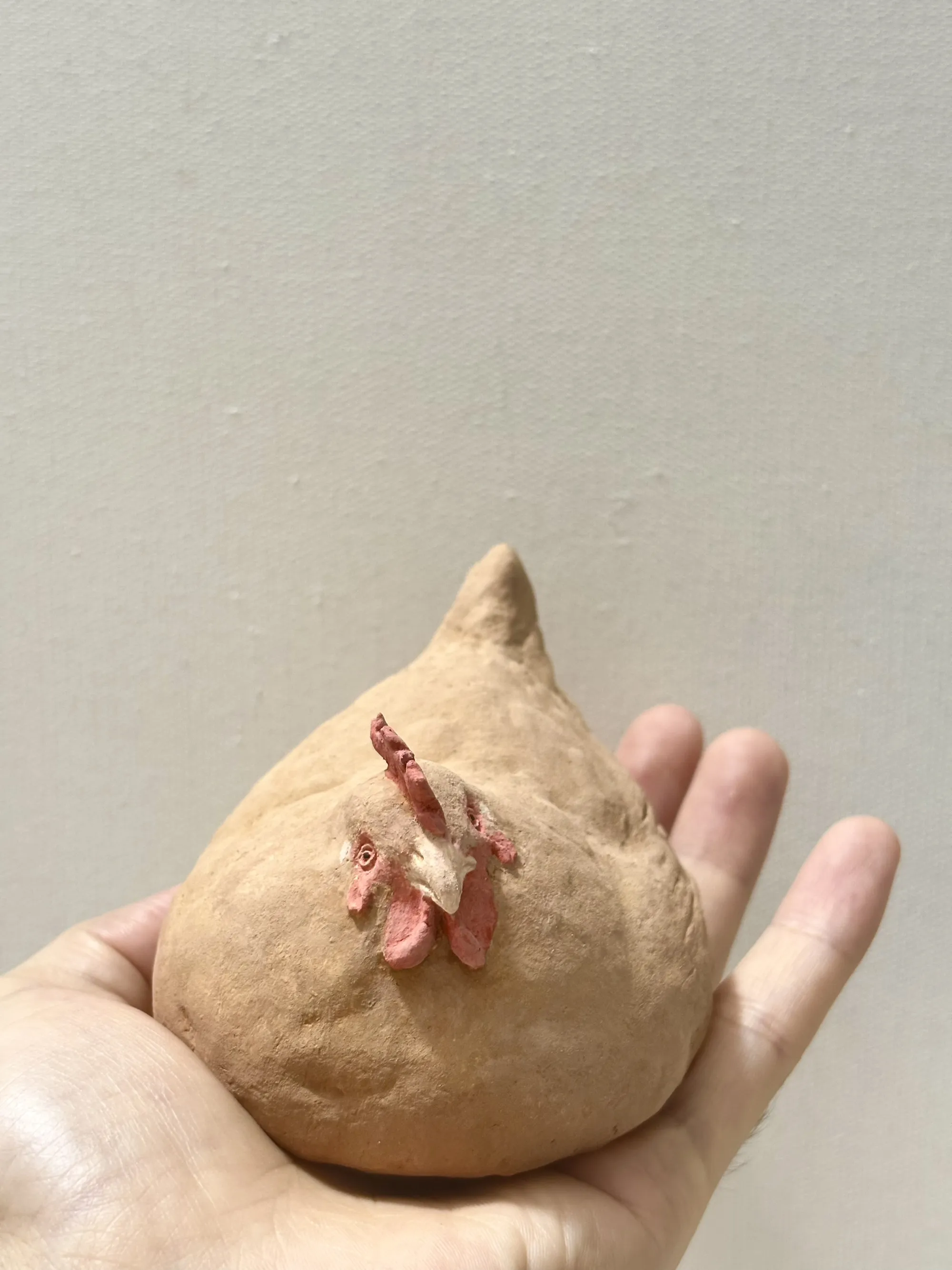 手工泥塑小母鸡