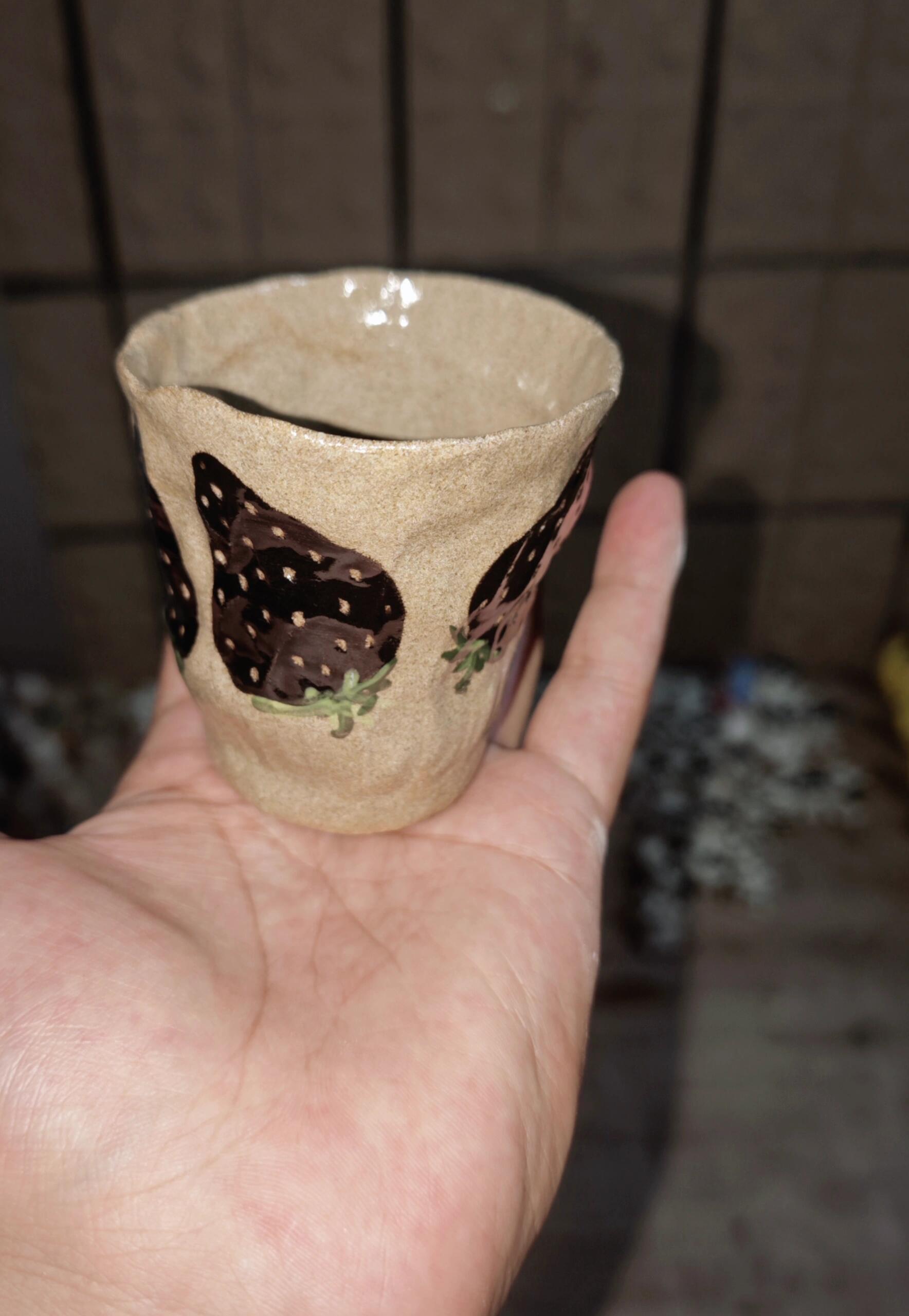 景德镇草莓手捏杯